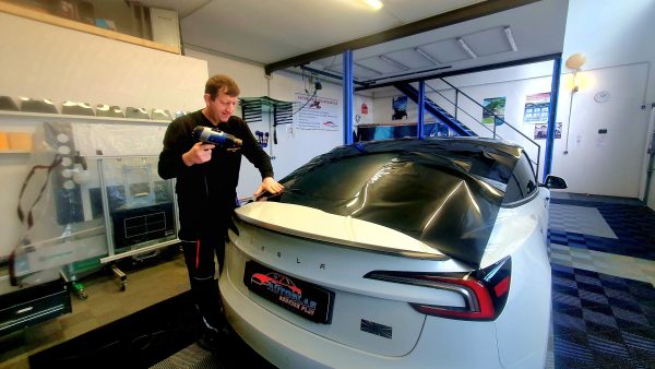 Sonnenschutzfolie_Tesla